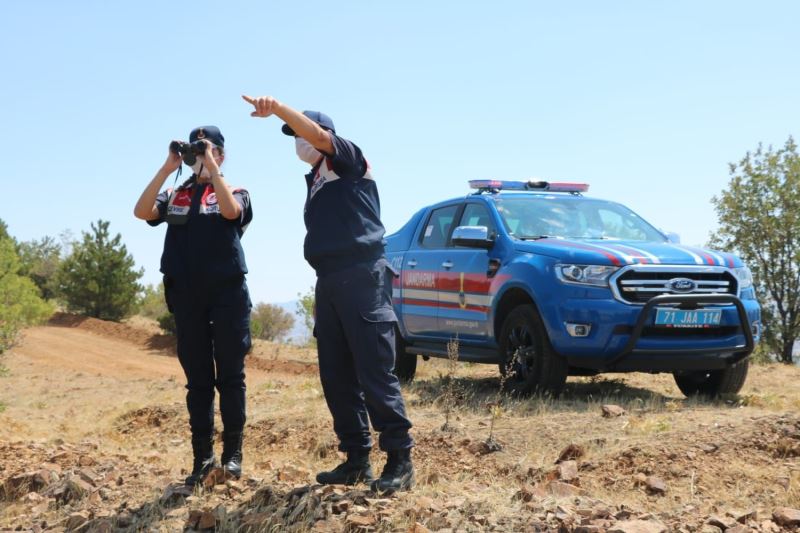 Jandarmanın dikkatinden kaçmadı: çevreye moloz döken şahıslara ceza
