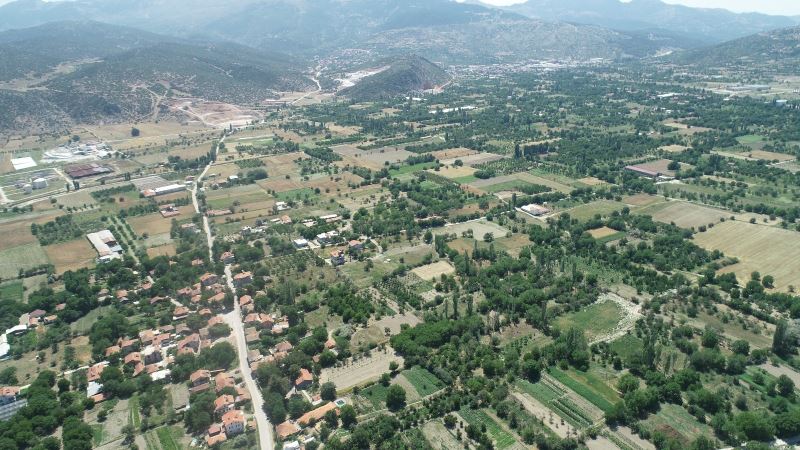 Isparta Yazısöğüt yeraltı sulama şebekesinin ekonomiye 2 milyon lirayı aşkın katkı sağlaması hedefleniyor
