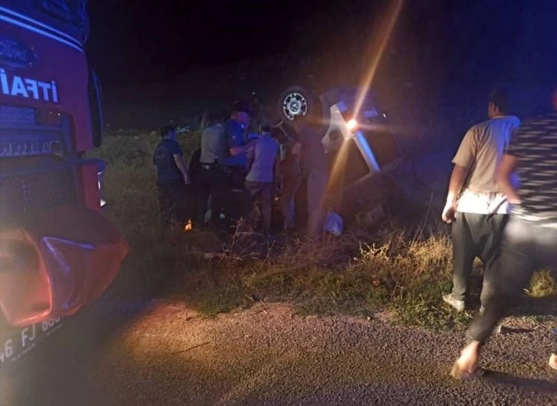 İneğe çarpan otomobil takla attı: 1 ölü, 1 yaralı
