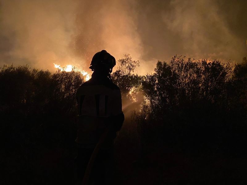 İspanya’da yılın en büyük yangını: 12 bin hektarlık ormanlık alan küle döndü
