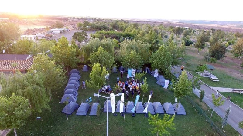 Siverekli gençler kampta doyasıya eğlendi
