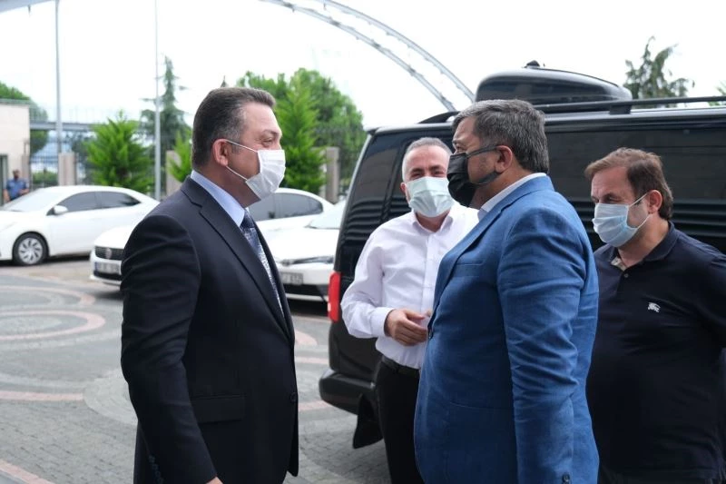 Başkan Şenlikoğlu’ndan hayırlı olsun ziyaretleri
