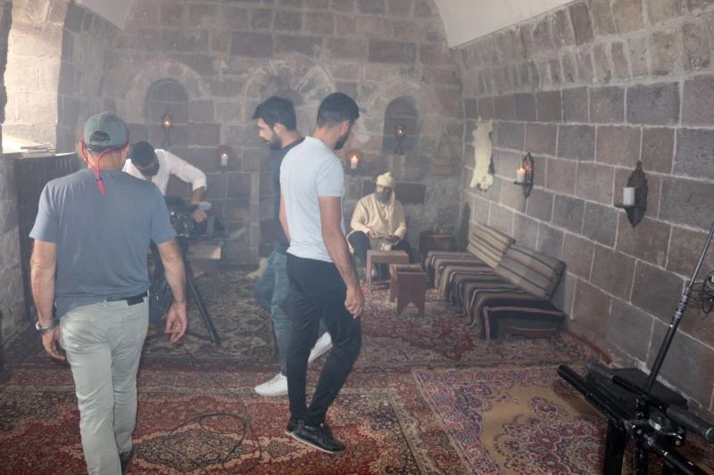 Bitlis’te TRT ekibi Feqiye Teyran’ın hayatını anlatan belgeselin çekimini gerçekleştirdi
