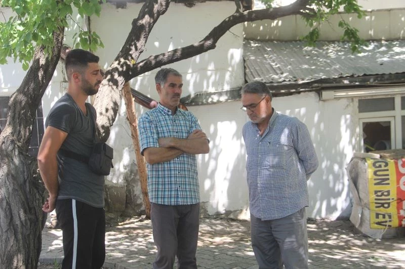 İntihar notu bırakan genç kayıplara karıştı: Ailesi perişan halde gelecek iyi bir haber bekliyor
