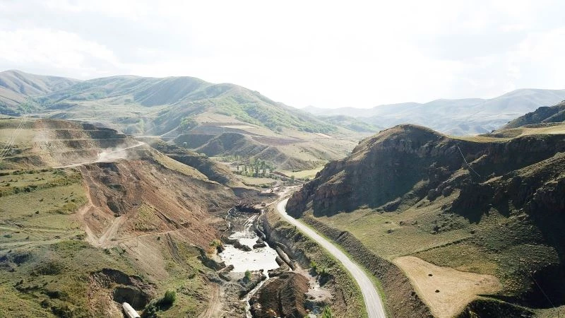 Narman Şehitler Barajı’nda çalışmalar aralıksız devam ediyor
