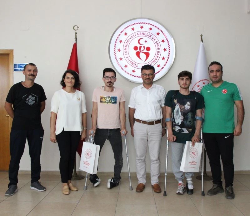 Başarılı halterciler Yazıcı’yı ziyaret etti
