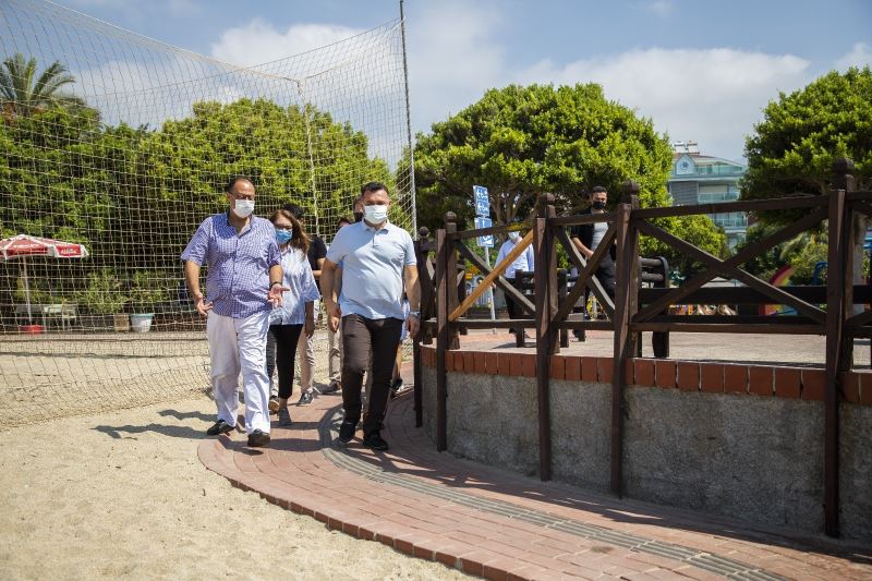 Alanya Belediyesi Engelsiz Halk Plajına mavi bayrak ödülü
