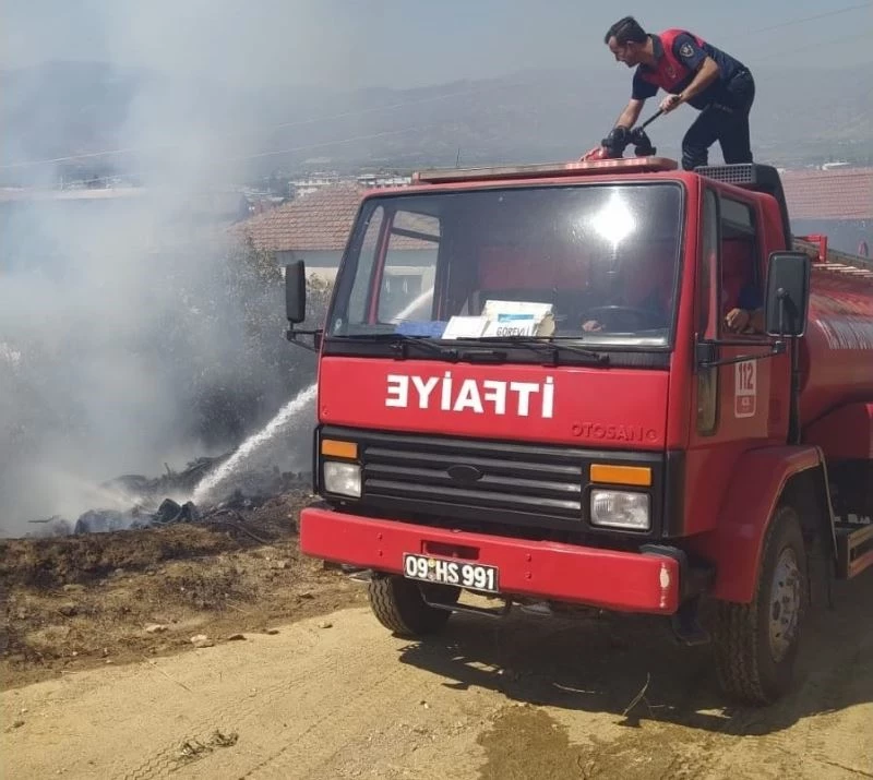 İtfaiye ekiplerinin anında müdahalesi alevlerin evlere ulaşmasını önledi
