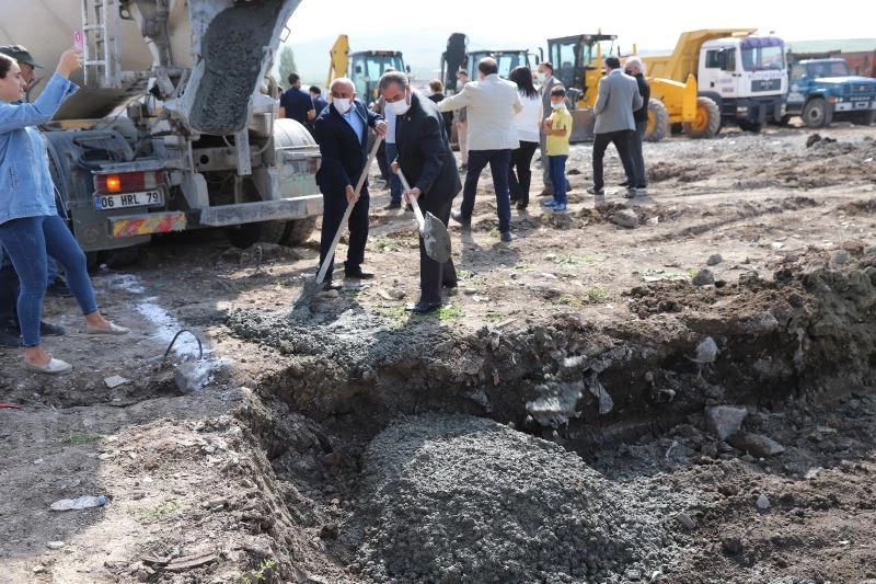 Otobüs terminalinin ilk temeli atıldı
