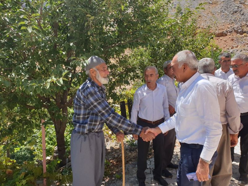 Milletvekili Taş, Çelikhan’ın tüm köy ve mezralarını gezdi
