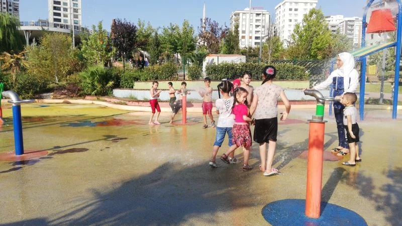 Şanlıurfa’da serin hava yerini bunaltıcı sıcağa bıraktı
