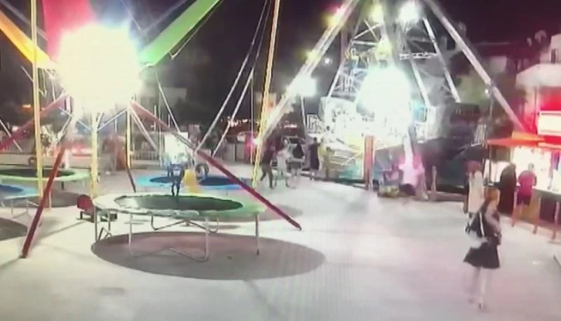 Müşteri gibi geldi, etrafı kolaçan etti ve belindeki silahı çıkarıp dehşet saçtı
