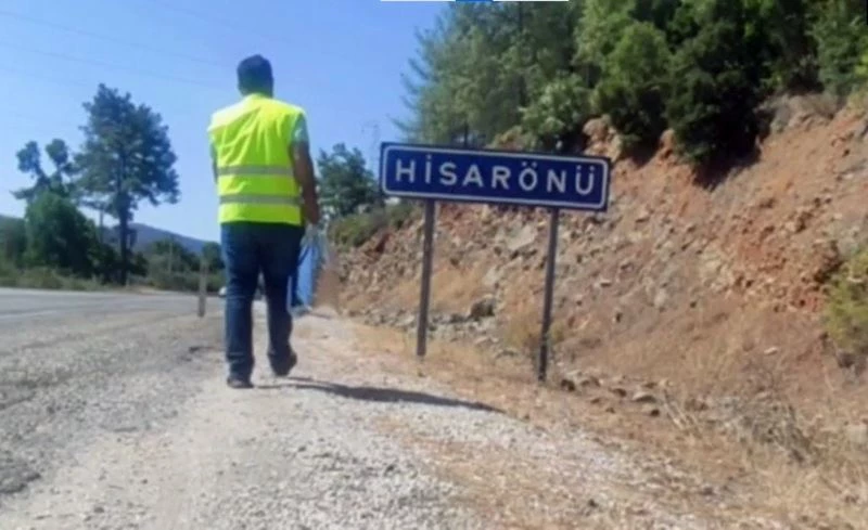 Yanan sahalara hayvanlar için yem bırakıyorlar
