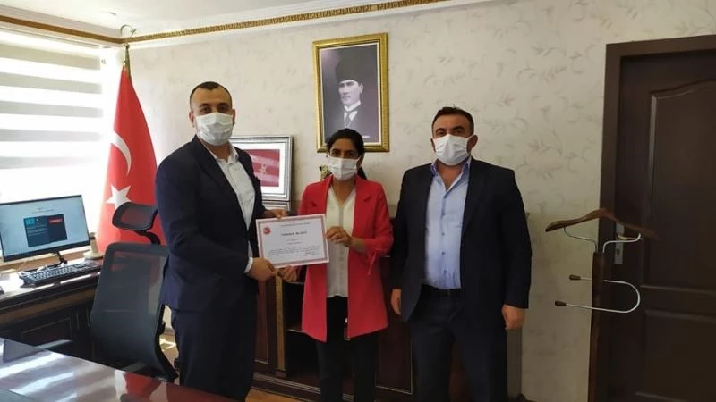 Köy muhtarından afetzedelere anlamlı bağış
