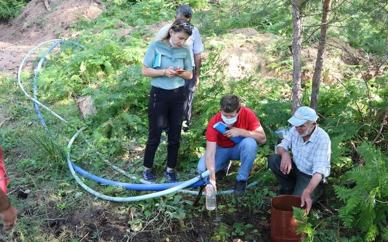 Bayrakçı yol çalışmalarını yerinde inceledi
