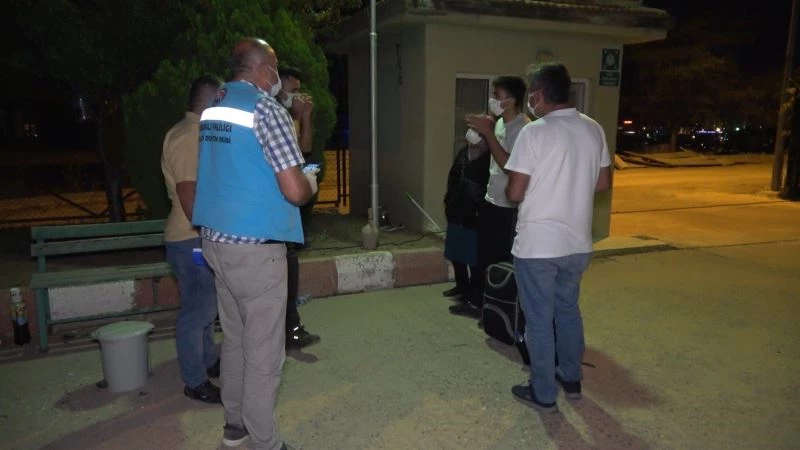 Gece yarısı şoku yaşadılar: Temaslı olduklarını trende öğrenen bir aile karantinaya alındı
