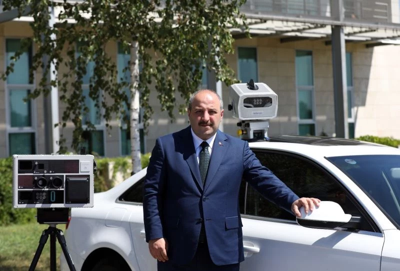 Bakan Varank, yapay zeka destekli teknolojik çözümler üreten firmayı ziyaret etti
