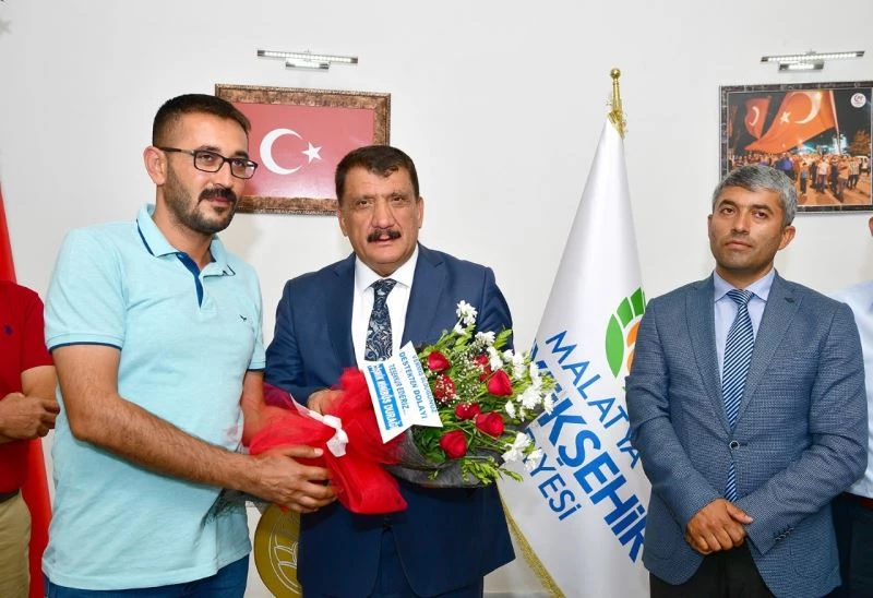 Minibüsçü ve servisçilerden Başkan Gürkan’a teşekkür ziyareti
