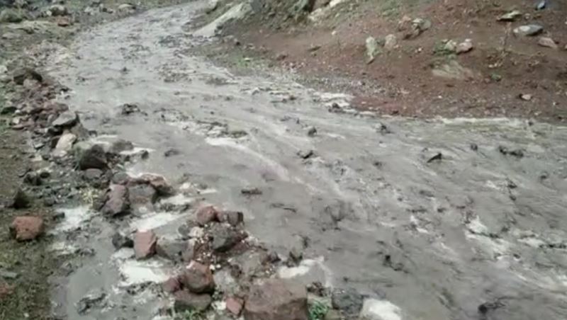 Ağrı Dağı eteğindeki köylerde sel meydana geldi
