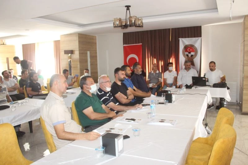 Adıyaman’da antrenörlere gelişim semineri
