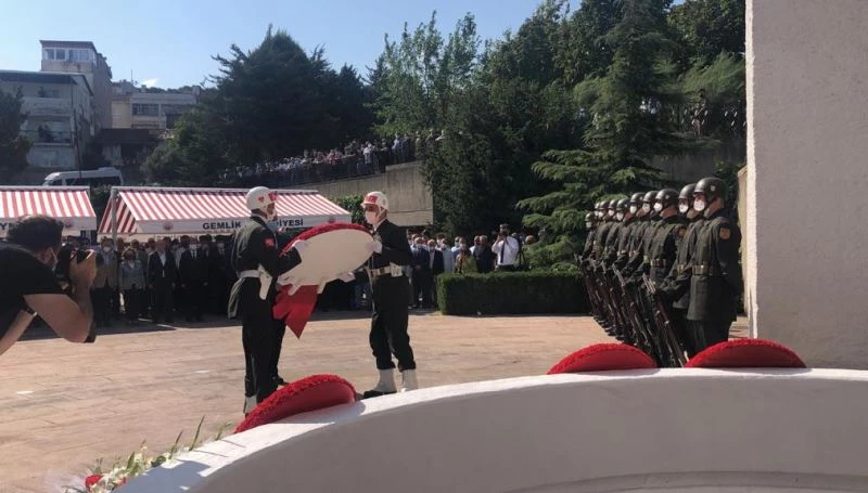 3. Cumhurbaşkanı Celal Bayar kabri başında anıldı
