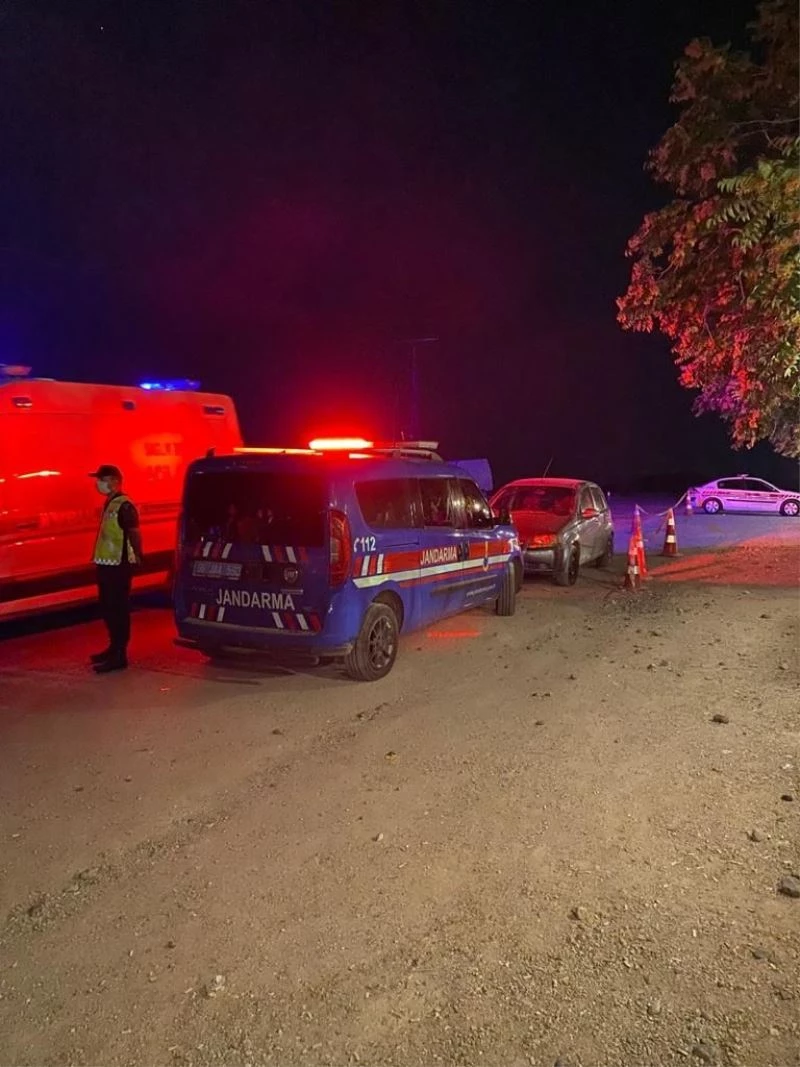 Önce kavgaya karıştılar sonra trafik kazası geçirdiler
