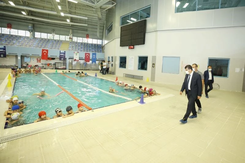 Başarılı bir geleceğe kulaç atıyorlar
