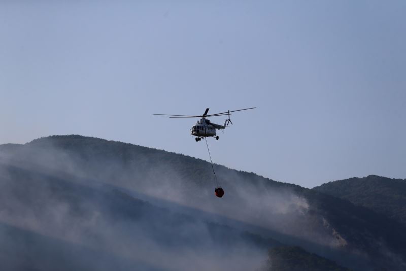 Kazdağları’ndaki yangına 29 helikopter 4 uçakla müdahale sürüyor
