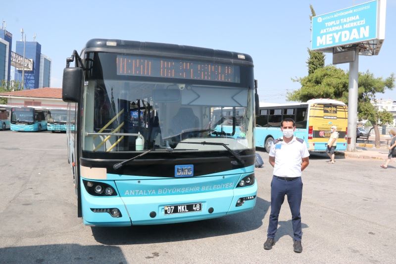 Antalya’da maske takmayan kadının hakaret ve tehditler yağdırdığı otobüs şoförü konuştu
