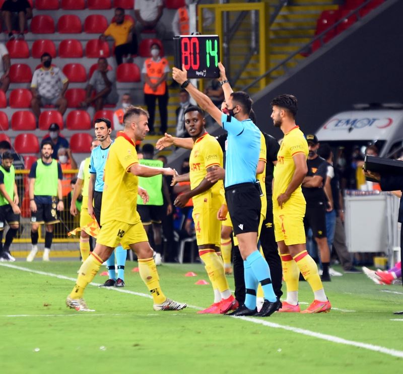 Süper Lig: Göztepe: 0 - Yeni Malatyaspor: 1 (Maç sonucu)
