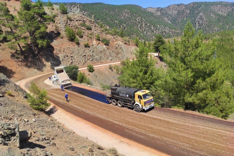 Büyükşehir, Yemişendere Mahallesi’nin Yollarını İyileştirdi
