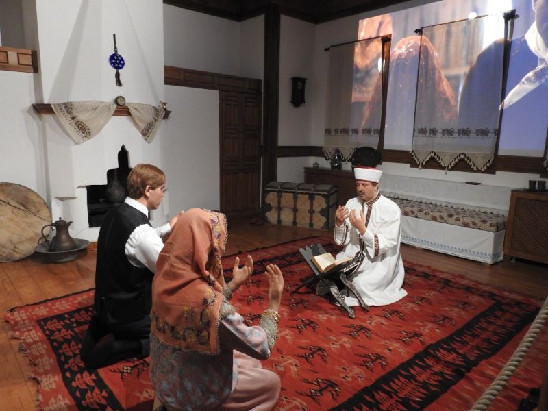 Rumeli ve Balkan düğünlerinin canlandırıldığı müze, gurbetçilerin de ilgi odağı oldu
