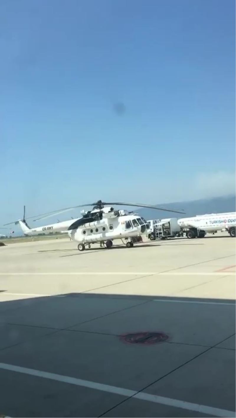 Yangın helikopterleri Koca Seyit Havalimanından yakıt ikmâli yapıyor
