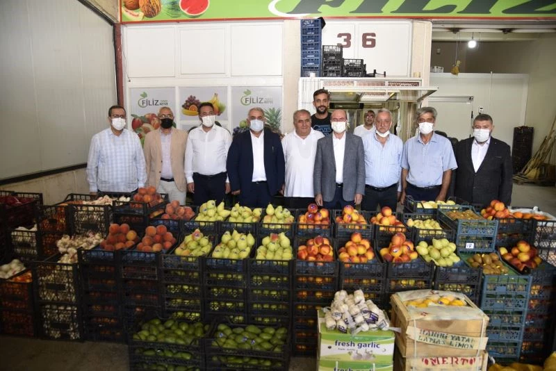 Başkan Pekyatırmacı: “Sebze ve meyve hali şehrimizin önemli ekonomik dinamiklerinden birini oluşturuyor”
