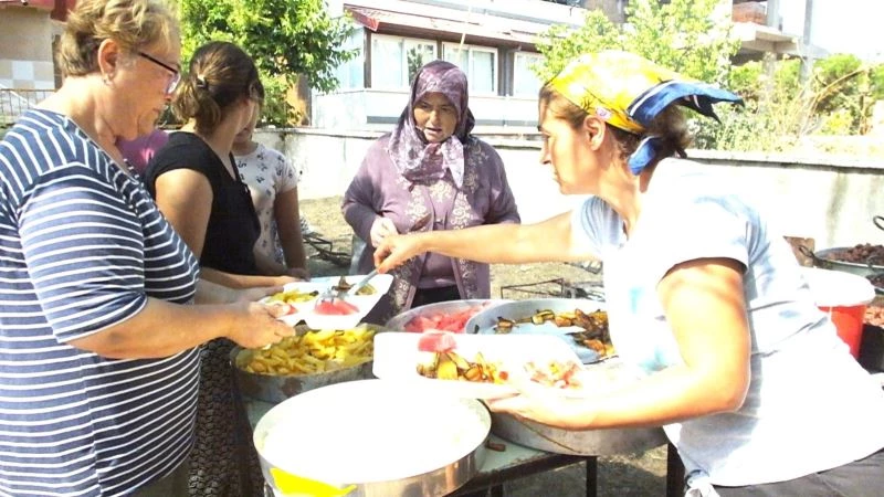 Balıkesir’de imeceyle düğün yemeği
