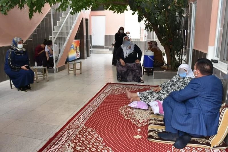 Başkan Beyoğlu, birçok hastalıkla boğuşan Makbule anneye umut oldu
