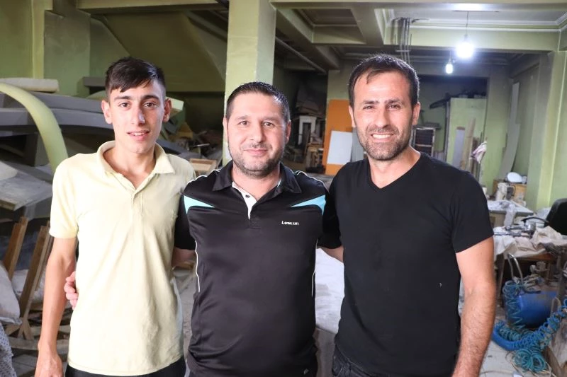 Tamir için getirilen koltuktan altın çıktı
