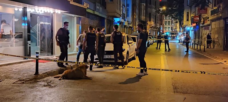 Karaköy’de olaylı gece: 1 ölü, 1 yaralı
