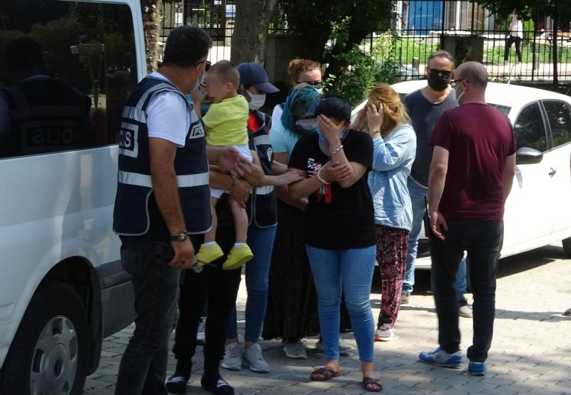 Lüks araçla hırsızlık avına çıkan 5 kişi mahkemece tutuklandı
