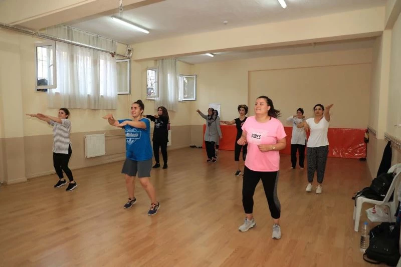 Pamukkaleli kadınlar pilates ve jimnastiği çok sevdi
