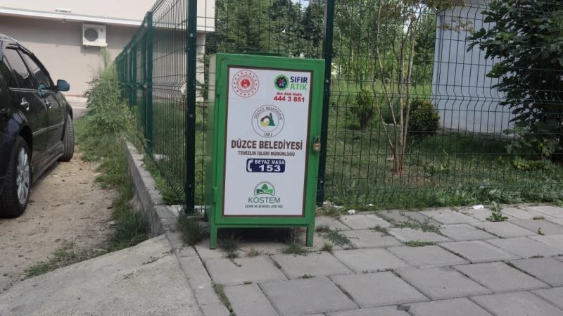 Atık yağ kutusu çöp kovası olarak kullanıyorlar
