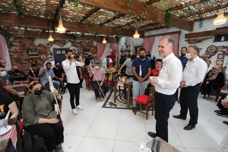 Görme engellilerin hayatı İnegöl Belediyesi ile kolaylaşacak
