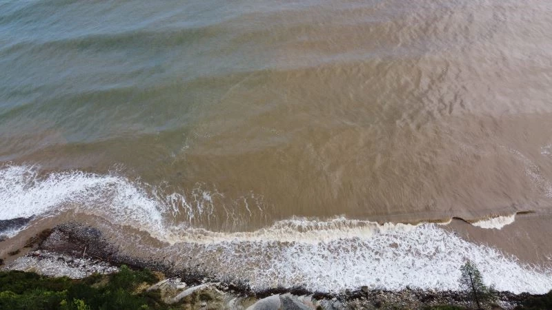 Afet bölgesinde salgın hastalık artınca denize girmek yasaklandı
