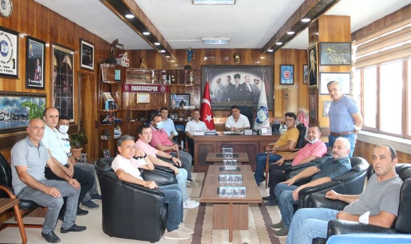 Üzülmez yerüstü çalışanlarından Yeşil’e teşekkür ziyareti
