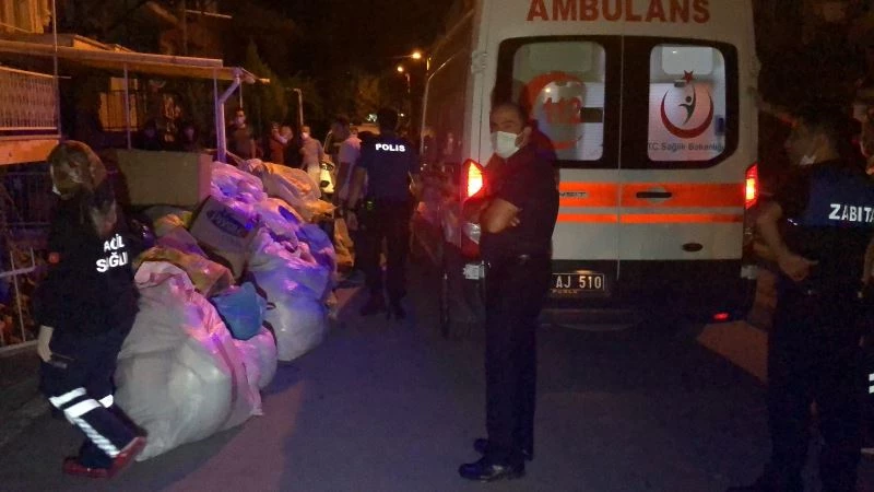  Isparta’da 3 kişilik aile eşyalarıyla birlikte evden atıldı
