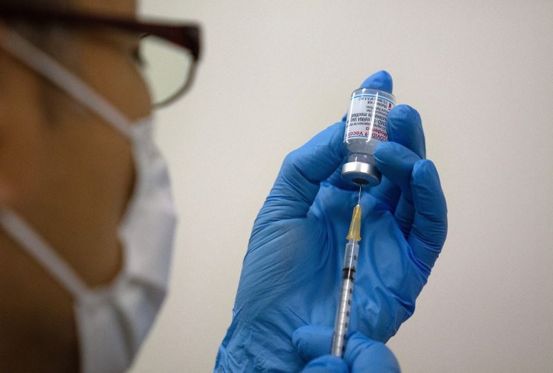 Japonya’dan 1.63 milyon doz Moderna aşısının kullanımını durdurma kararı
