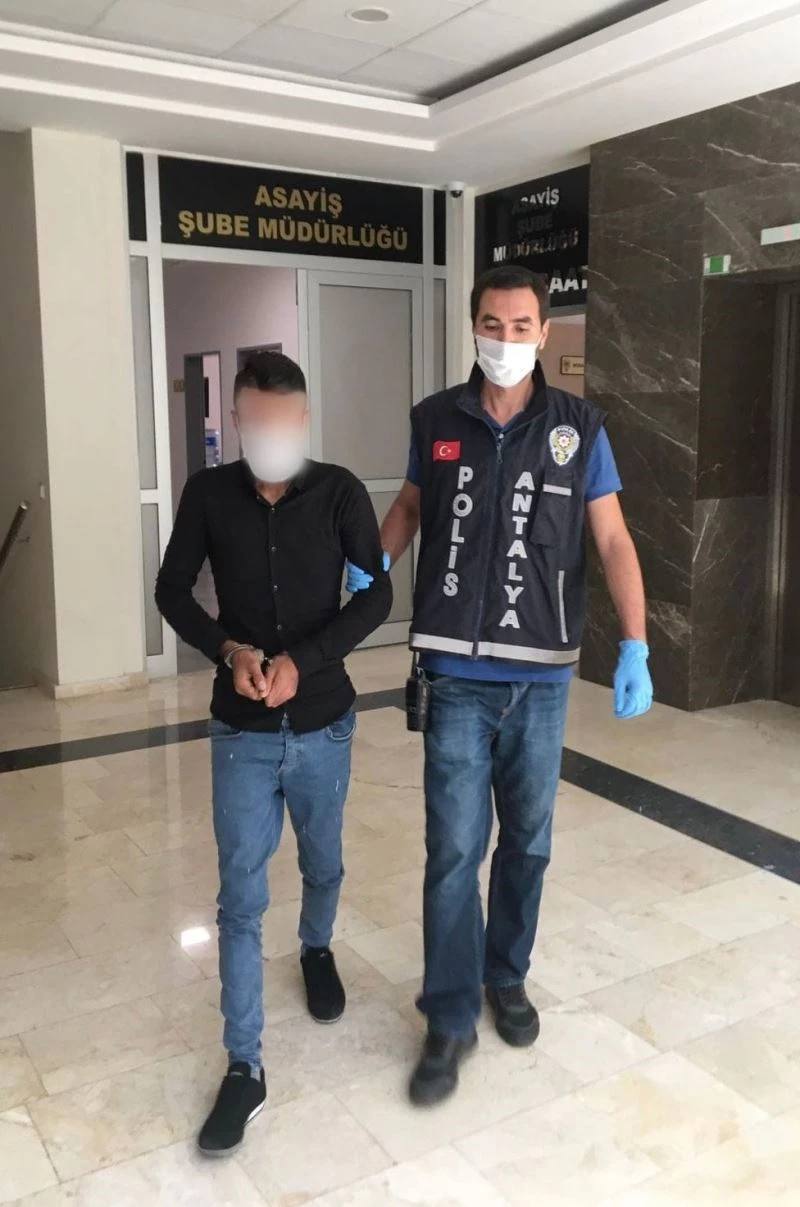 Savcı yalanıyla 1 milyon 100 bin lira dolandırmaya kalktı, yakalandı
