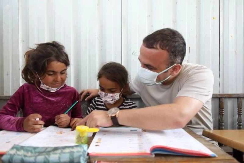 Çocuk işçiliği eğitimle önleniyor
