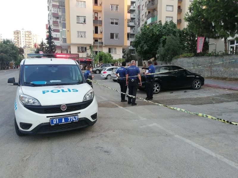 Çocuk parkının önünde bıçaklanarak öldürüldü
