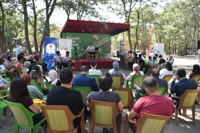 Prof. Dr. Saraçoğlu: “Geçmişi geleceğe taşıyacak nesil yetiştirmek zorundayız”
